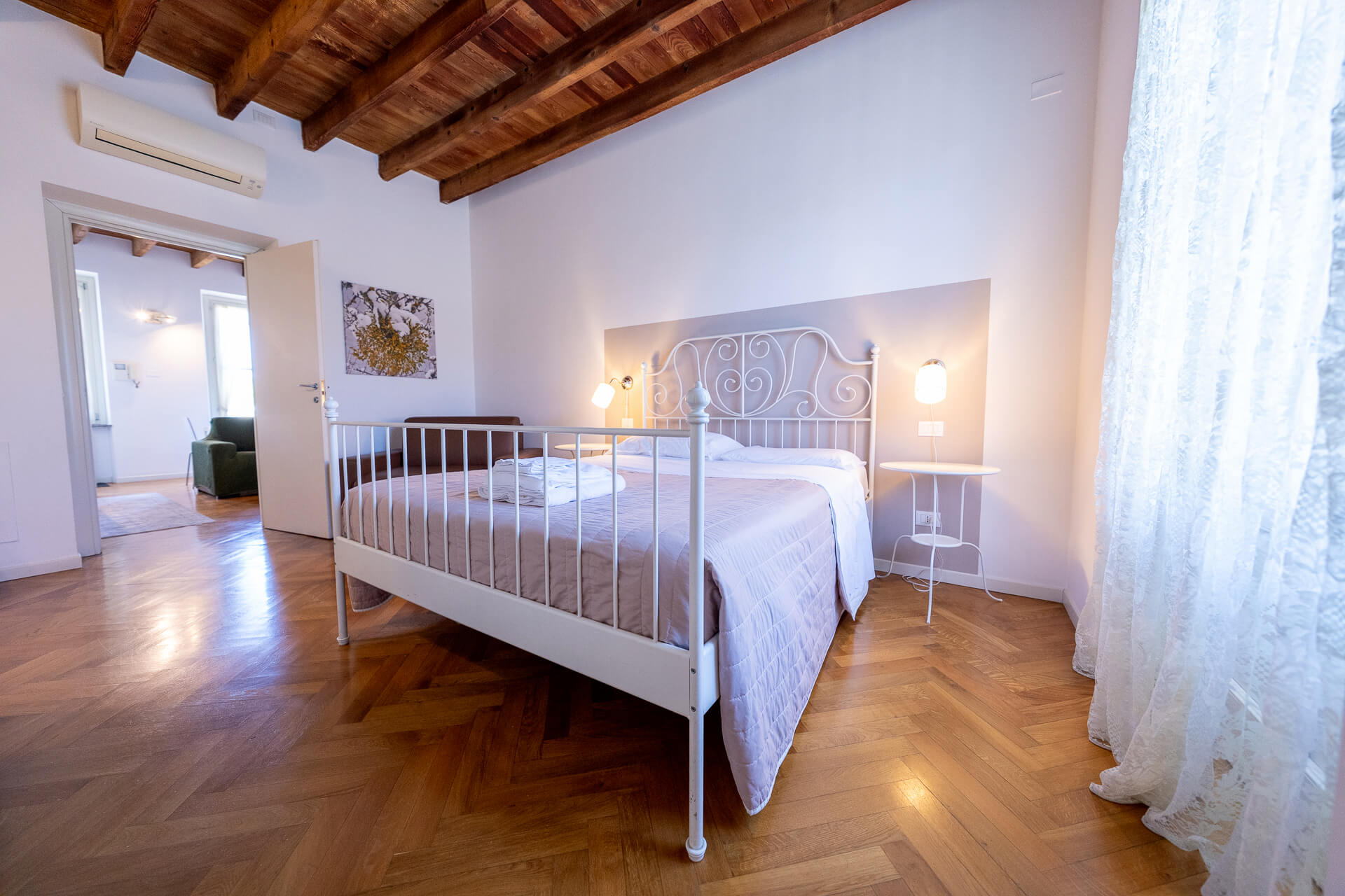 Camera di un bilocale della Maison